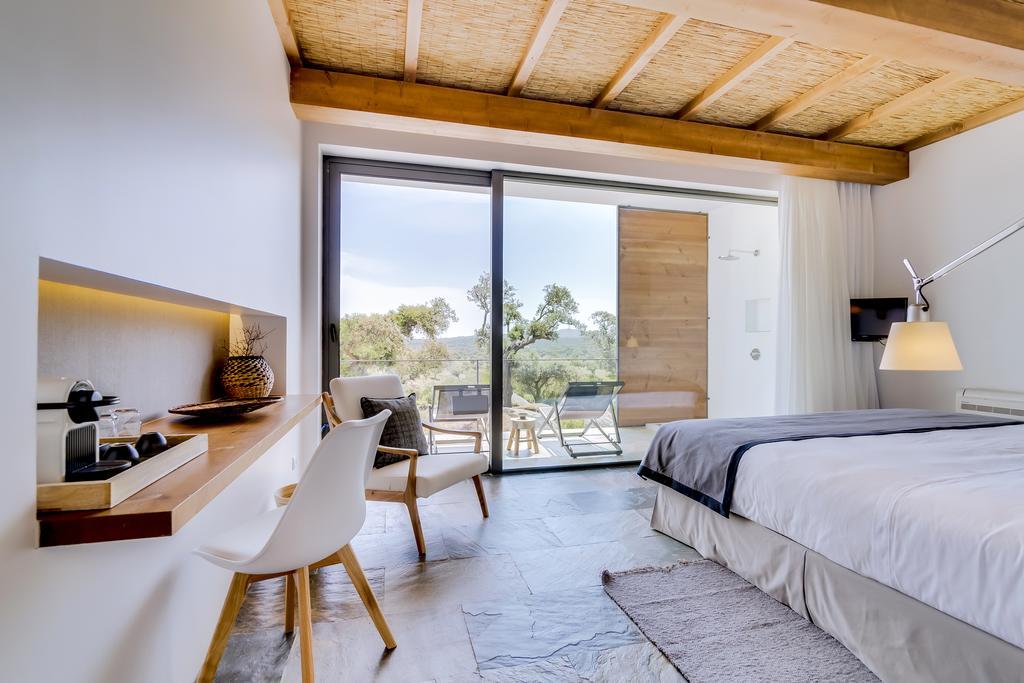 Monte Velho Equo-resort Country house *