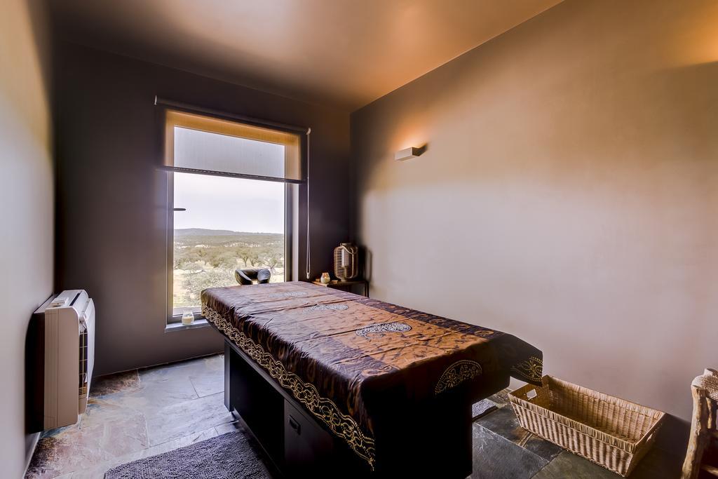 Monte Velho Equo-resort Country house
