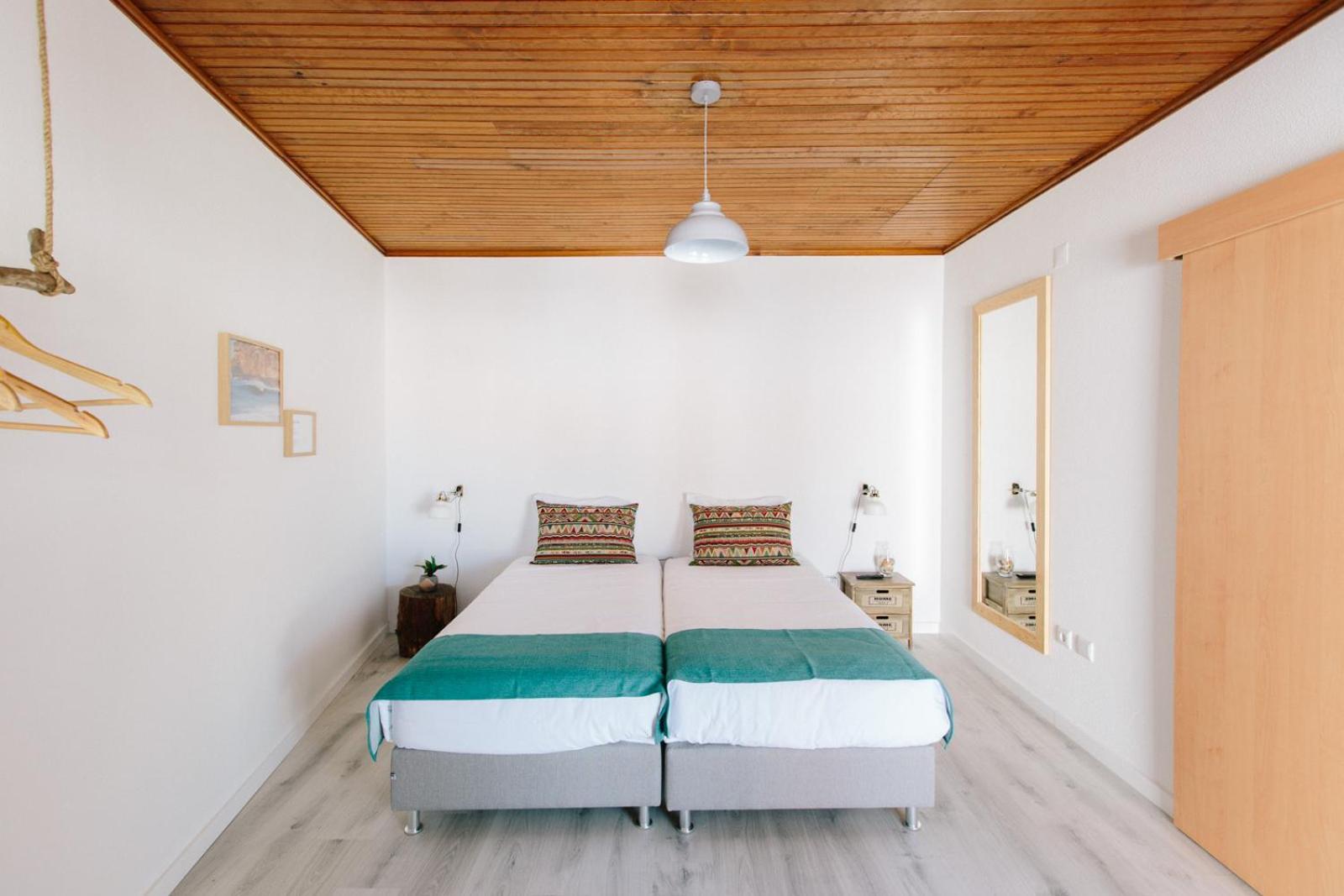 Guest house Zulla Nazare's Surf Village *