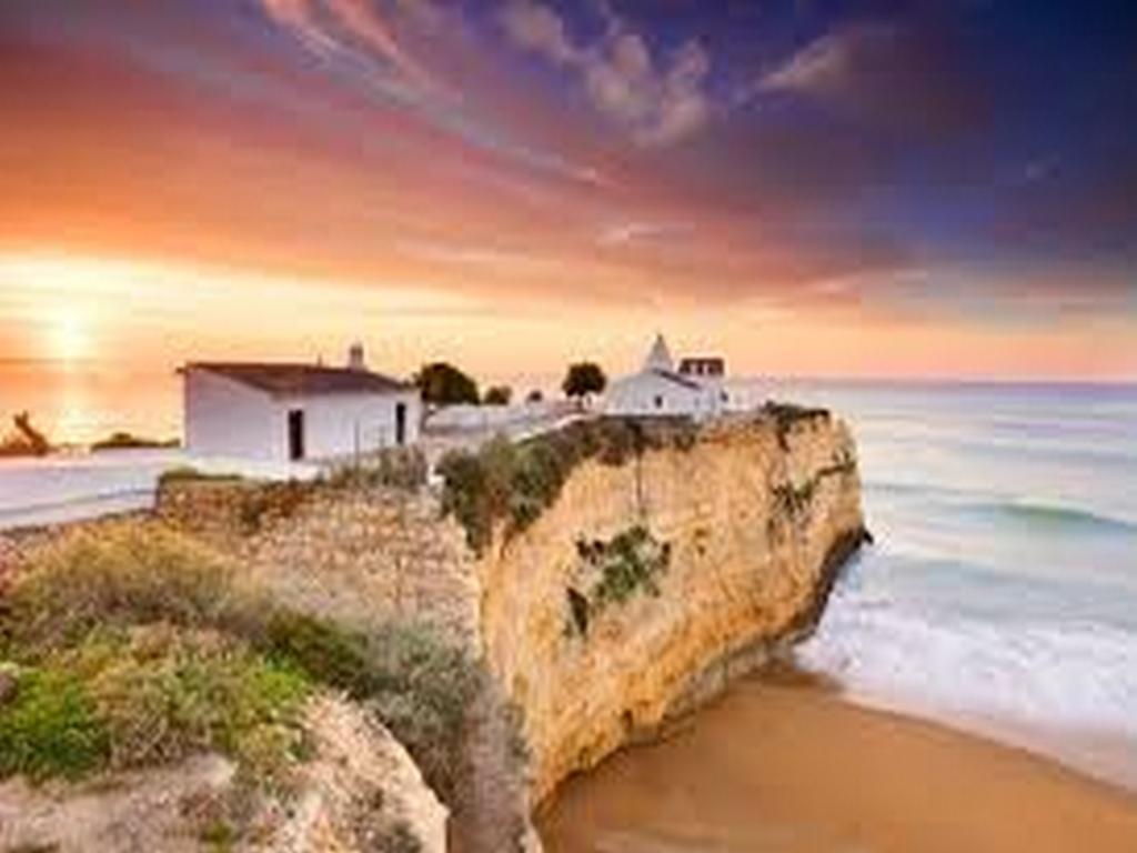 Pe Na Areia, Armação de Pêra