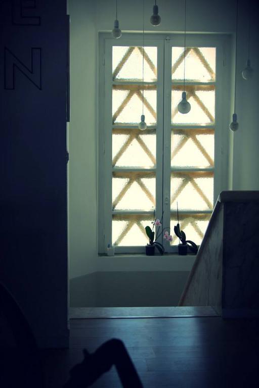 Nineteen Apartment *