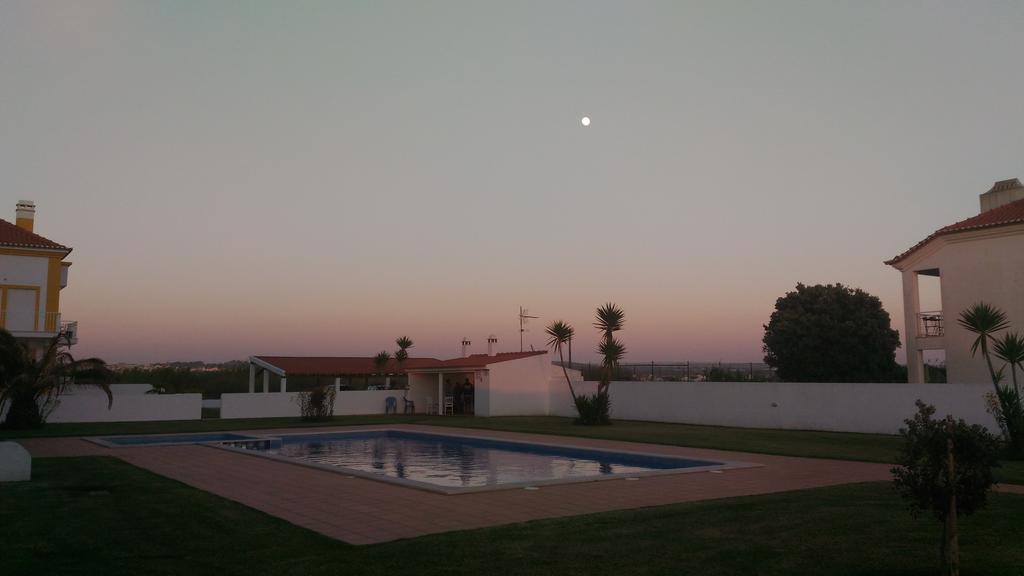 Holidays - Surf Pool With Tennis Court Apartment
