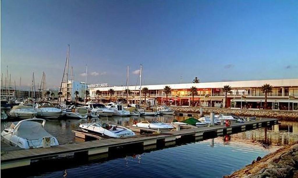 Henri's - Centre *