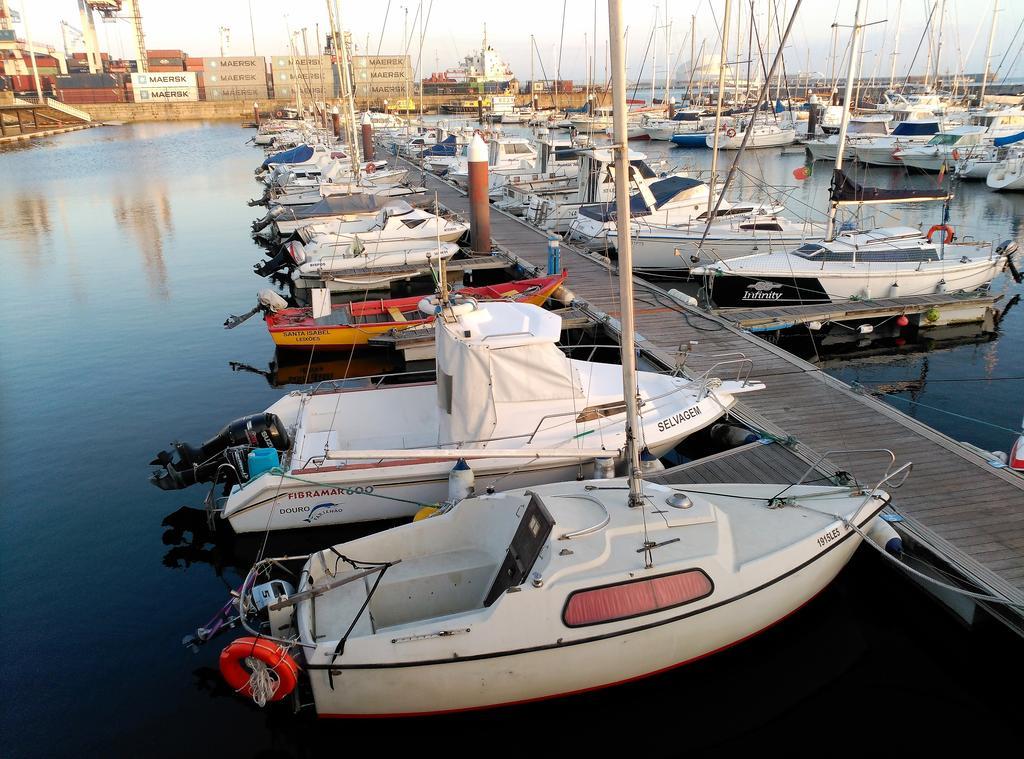 Botel Vrs - Low Cost Beach Boat Leca da Palmeira