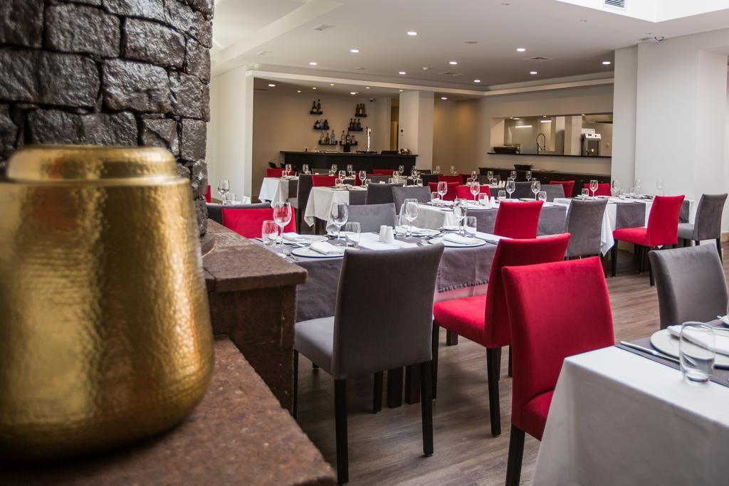 Santa Cruz Village Hotel Hotel 4*