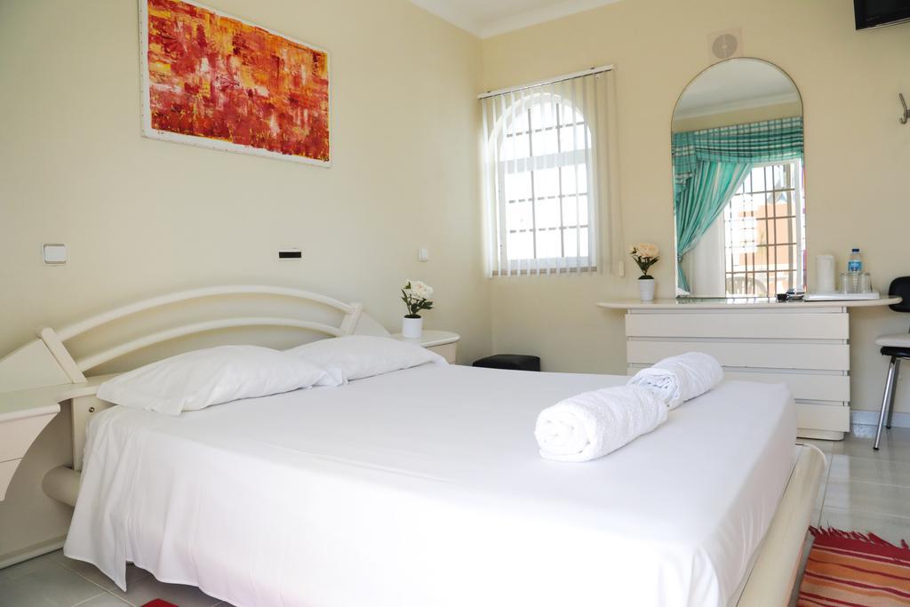 Flow House - Surf Kite Surf School Bed & Breakfast 3*