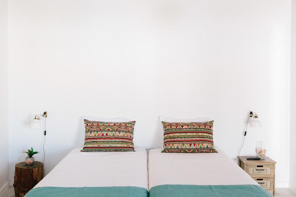 Zulla Nazare's Surf Village Guest house