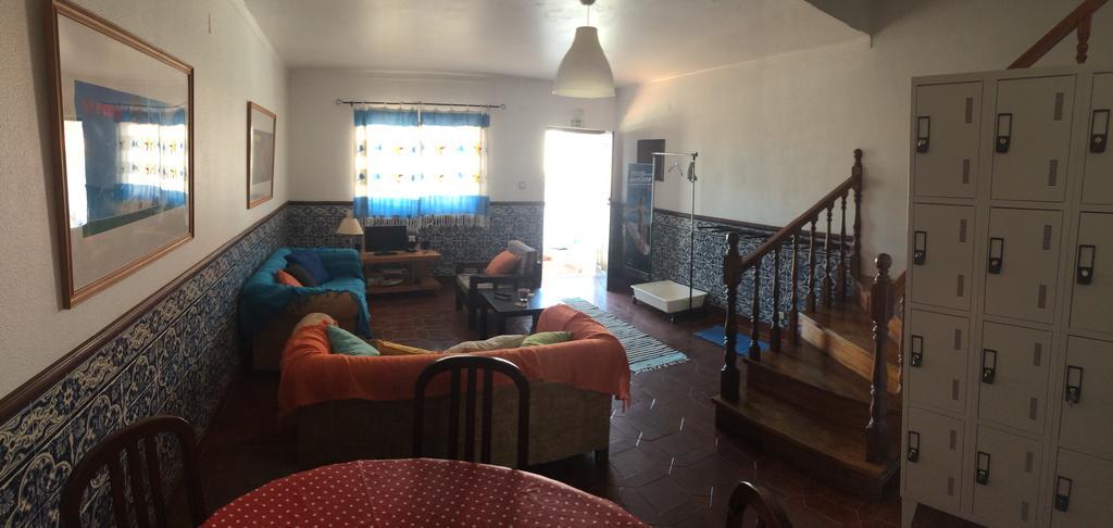 Beach House Surfing Peniche