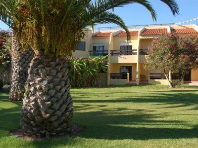 Da Lota - Beachfront Hotel Manta Rota