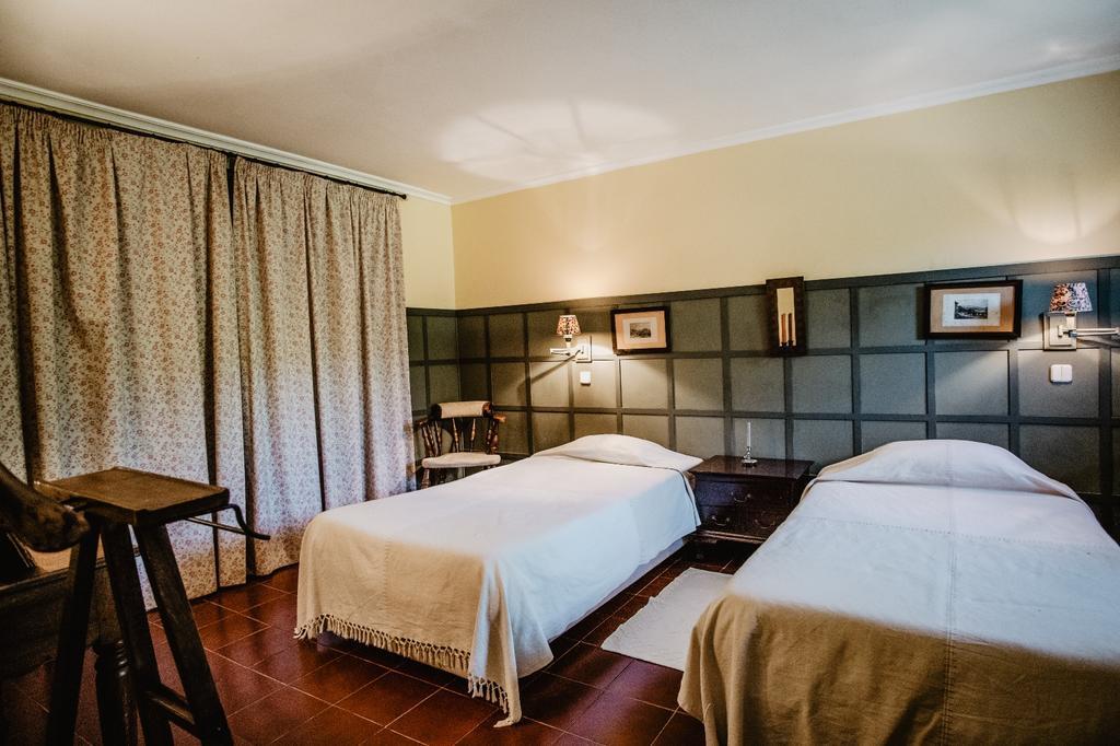 Quinta Alfaias Guest house Fajozes