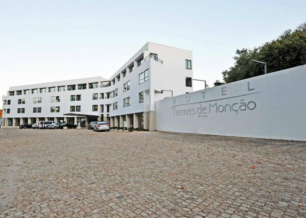 Bienestar Termas De 4* Moncao