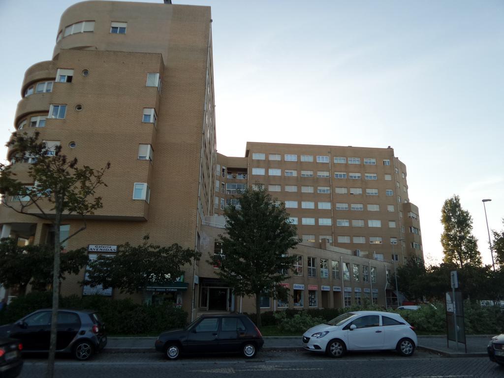 Apartamento Modern At Metro Station