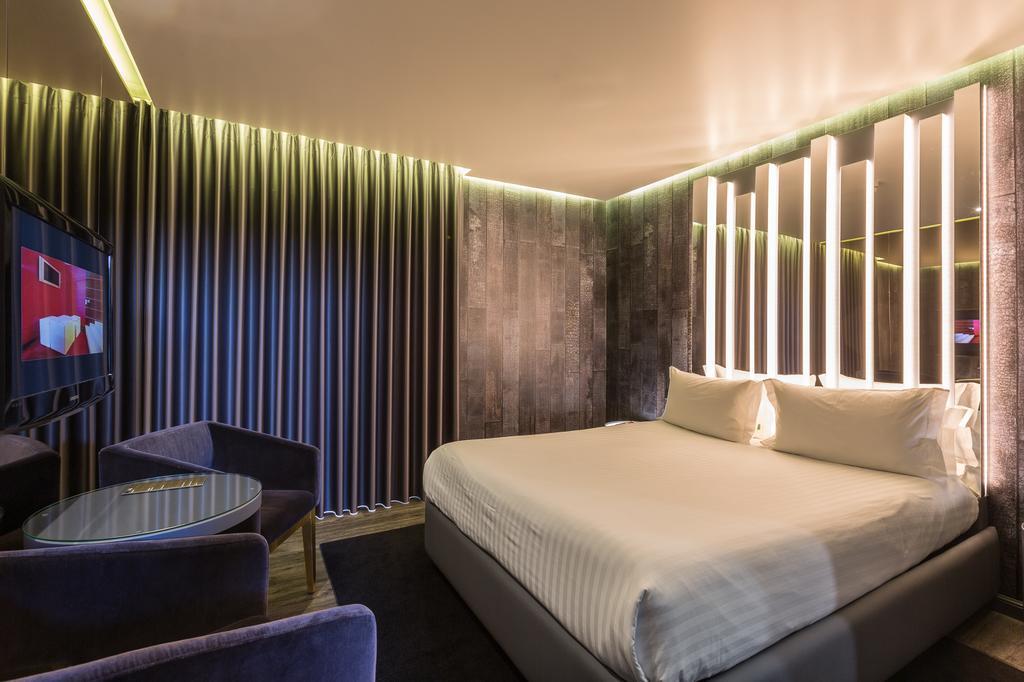 Tropicana Motel 2*