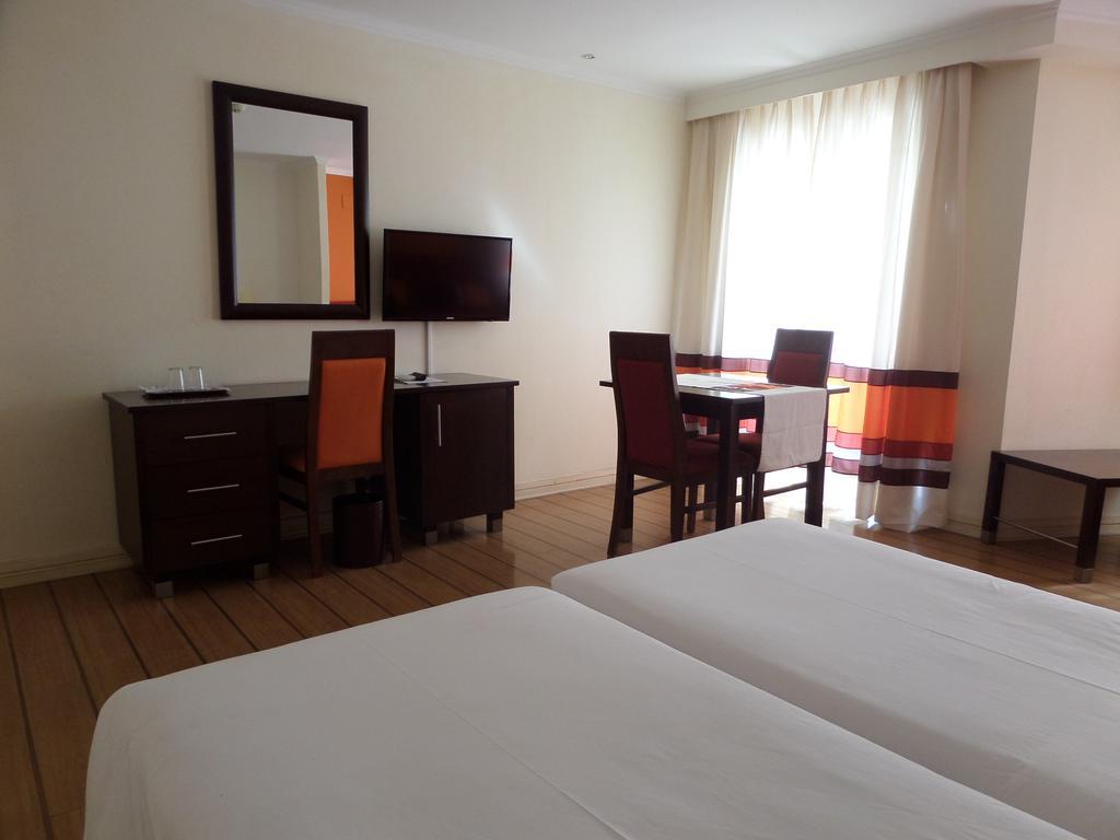 Yellow Garden Hotel 4*
