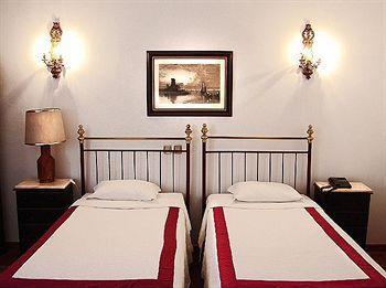 Hotel Solar De Monfalim