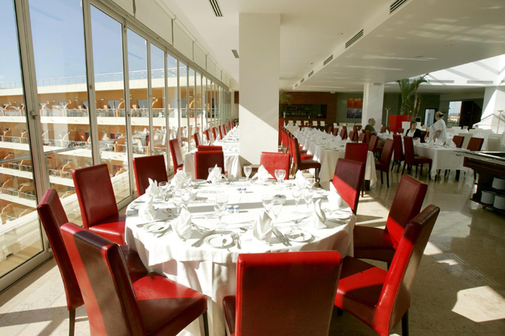 Balaia Atlantico Aparthotel 4*