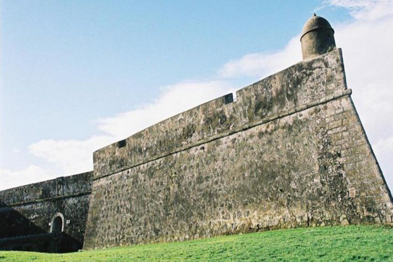 De Castelo De S. Sebastiao Angra do Heroismo