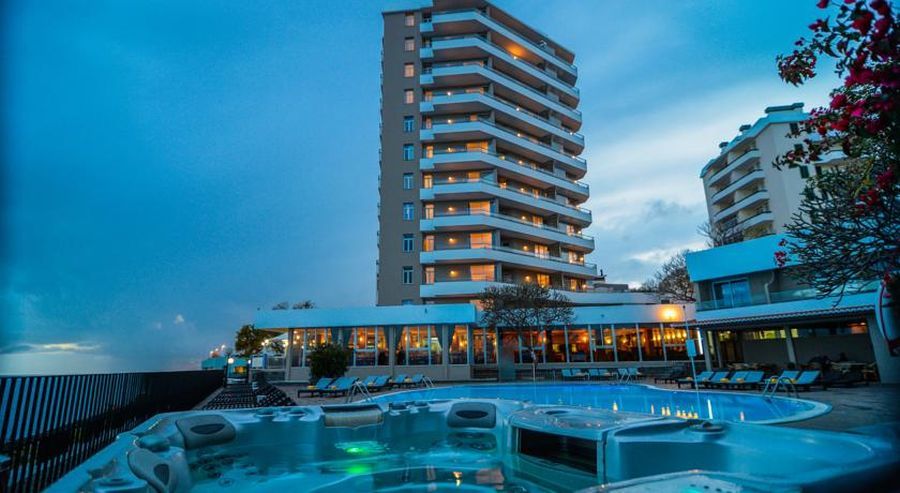 Duas Torres 4* Funchal (Madeira)