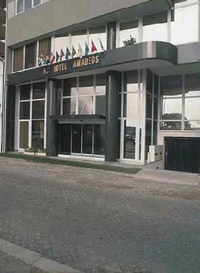 Urban Amadeos Hotel 3*