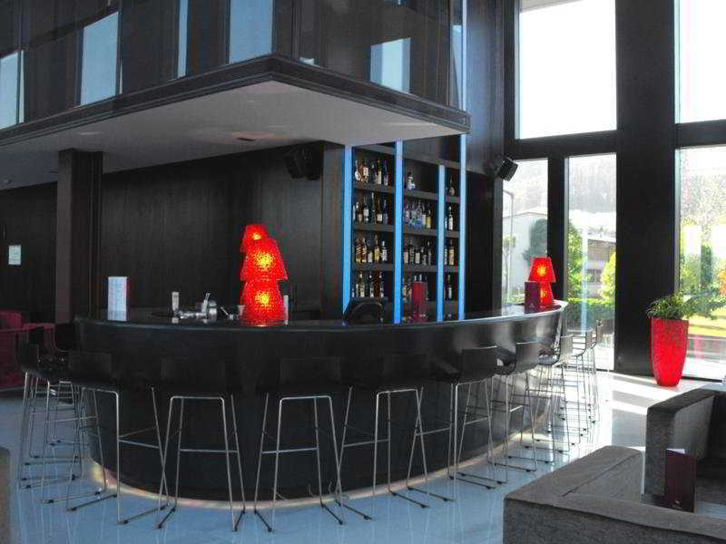Hotel Axis Viana Business &
