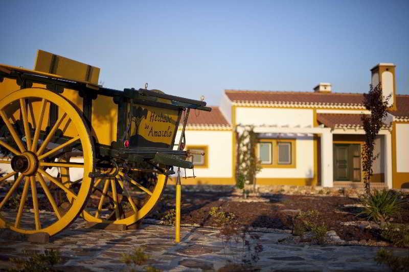 Herdade Do Amarelo Nature & Farm stay *