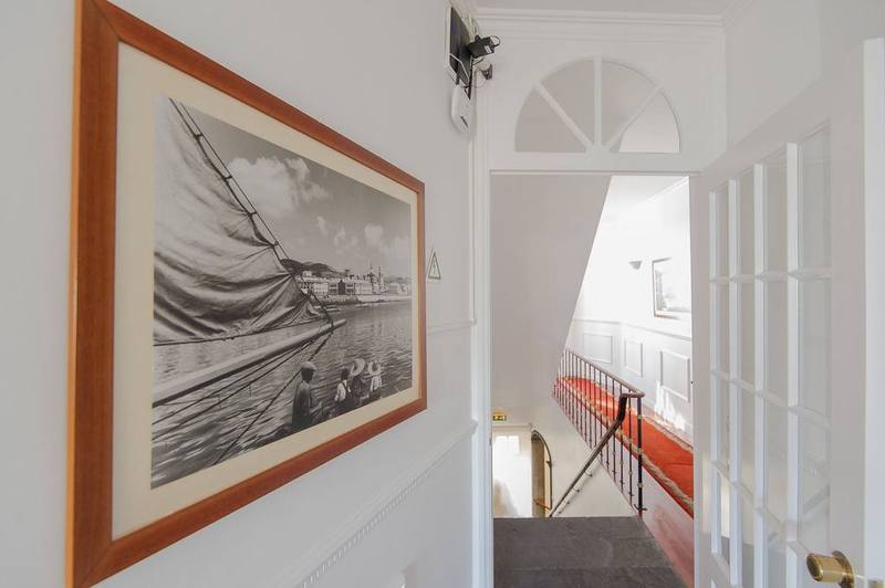 Comercial Boutique Guest House 2*