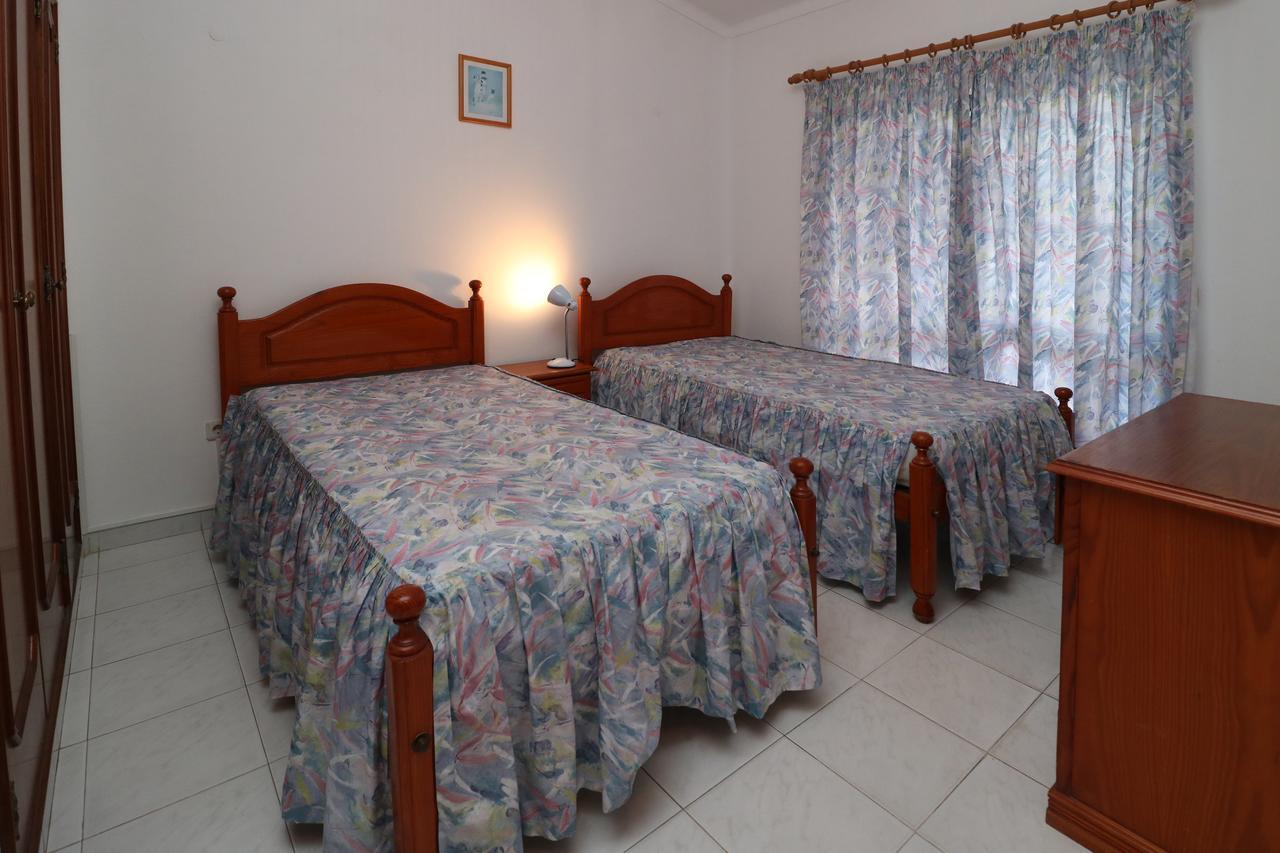 Estela Villa *