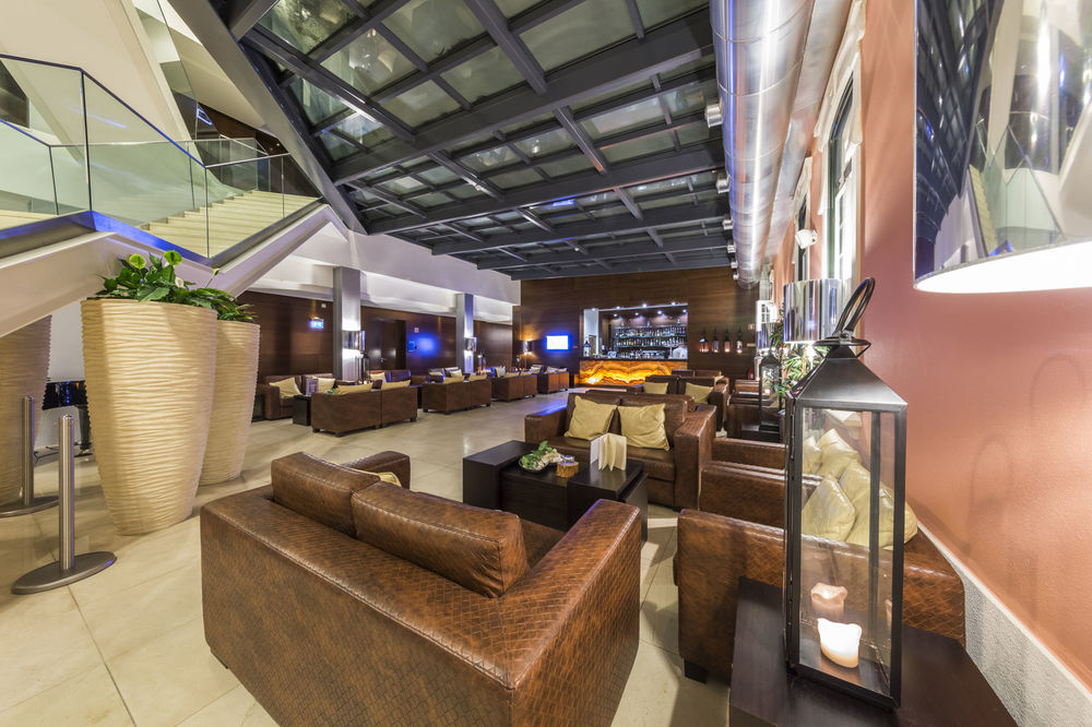- Hotel, Termas & Hotel