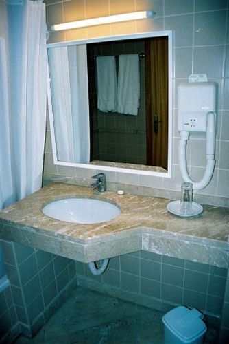 Hotel Areia Dourada 2*