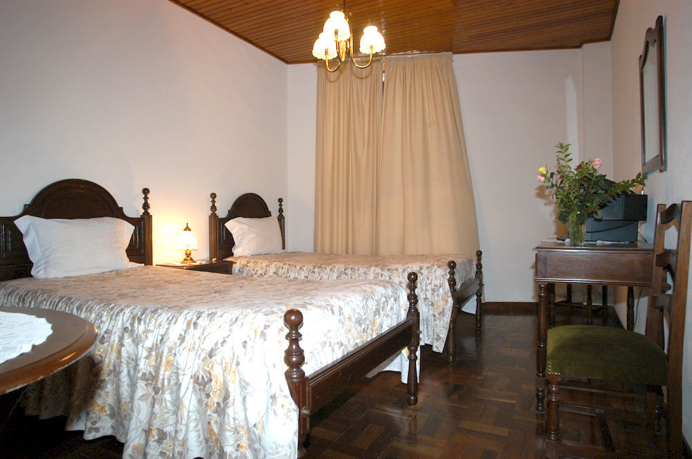 Gordon Hotel *