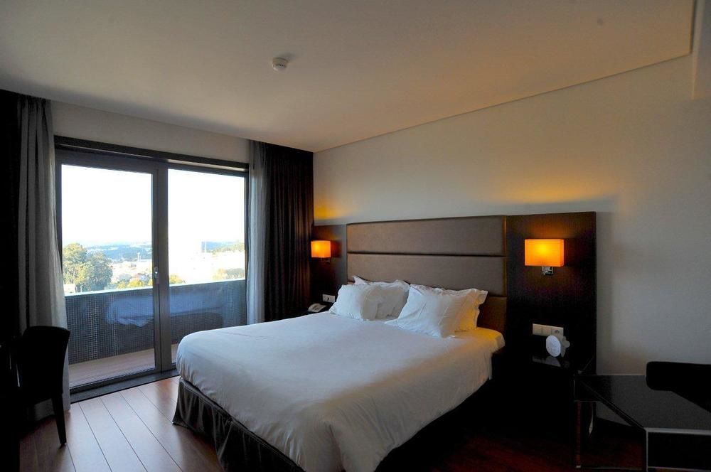 Axis Porto Business & 4*