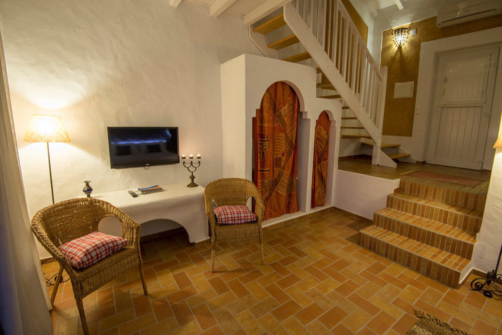Herdade Do Amarelo Nature & Farm stay Vila Nova de Milfontes