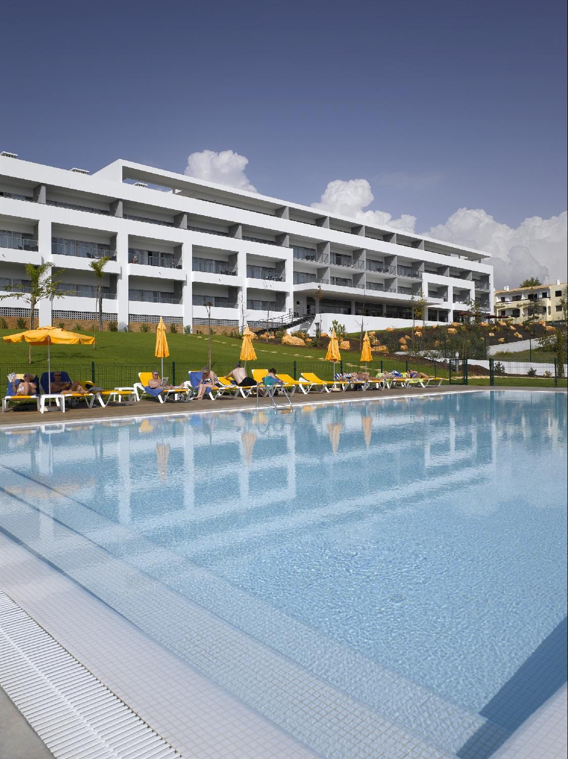 Pelican Apartahotel