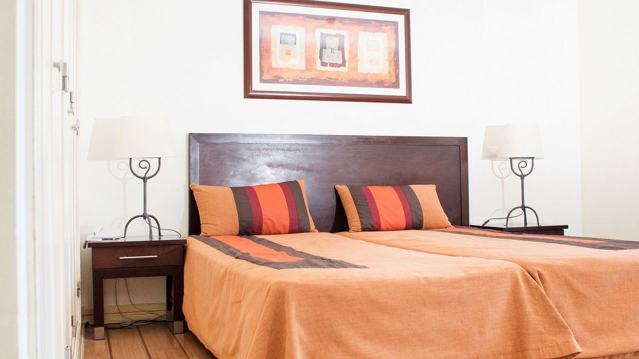 Yellow Garden Hotel 4*