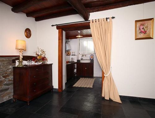 Quintal De Alem Do Ribeiro-turismo Rural Guest house Lousa (Central Portugal)