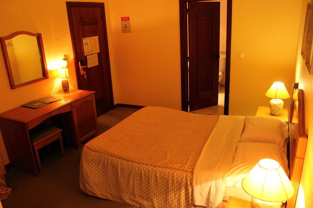 Hotel Santa Cruz Village Hotel