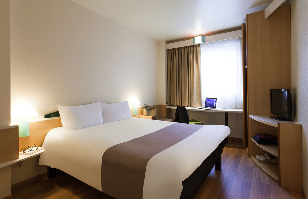 Hotel Ibis Porto Sul Europarque 2*