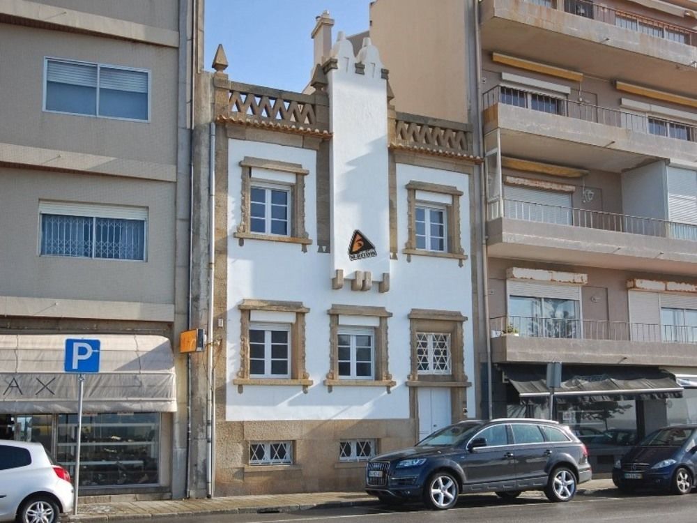 Surfivor Surf Hostal