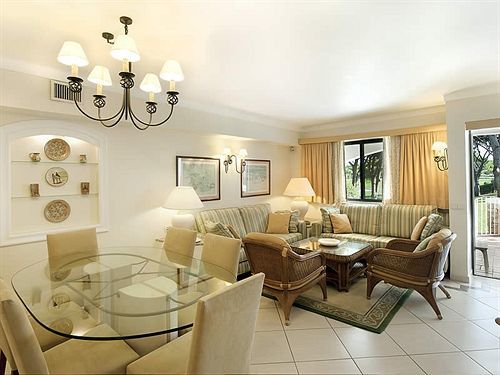 Four Seasons Country Club
