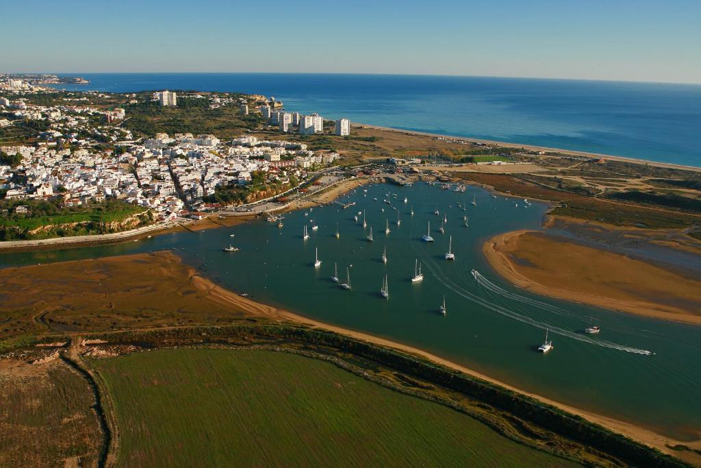 Aparthotel Alto Fairways 3*