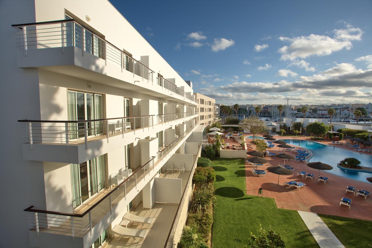 Marina Club