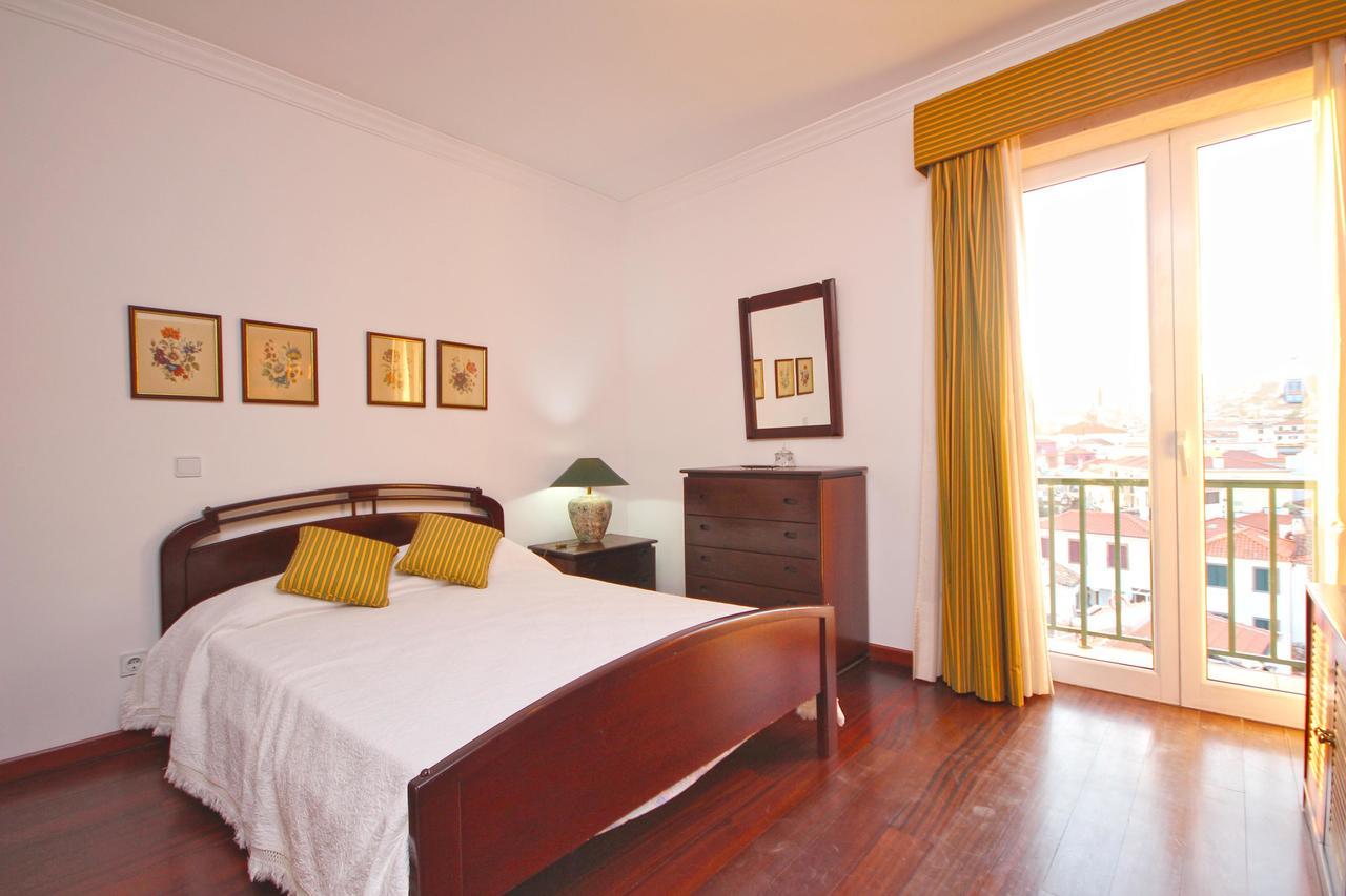 Old Town Sea View Apartment *