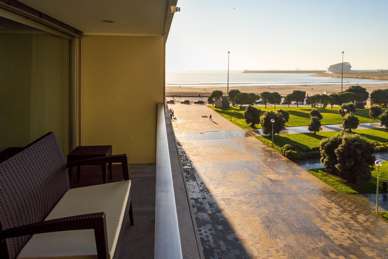 Liiiving In Matosinhos | High Sea *