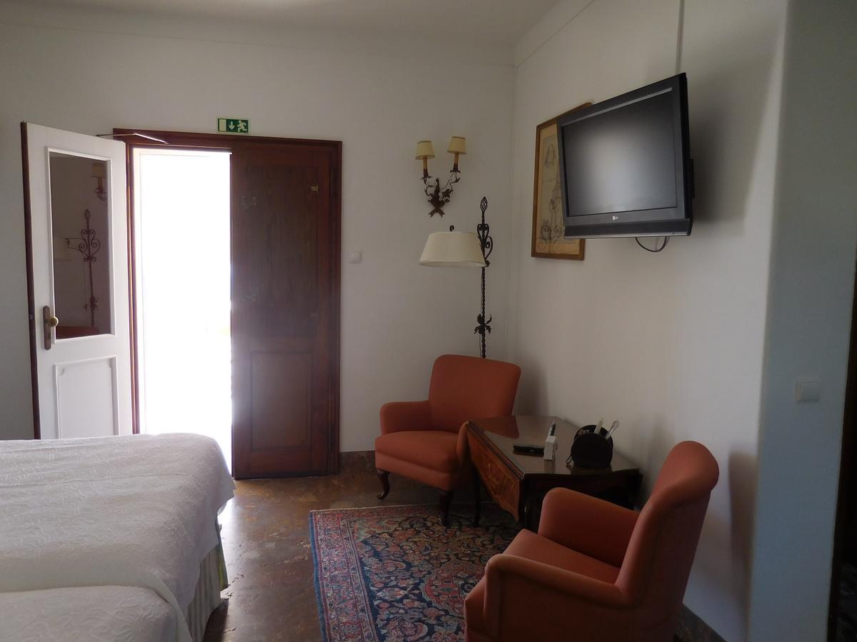 Casa Tres Palmeiras Bed & Breakfast *