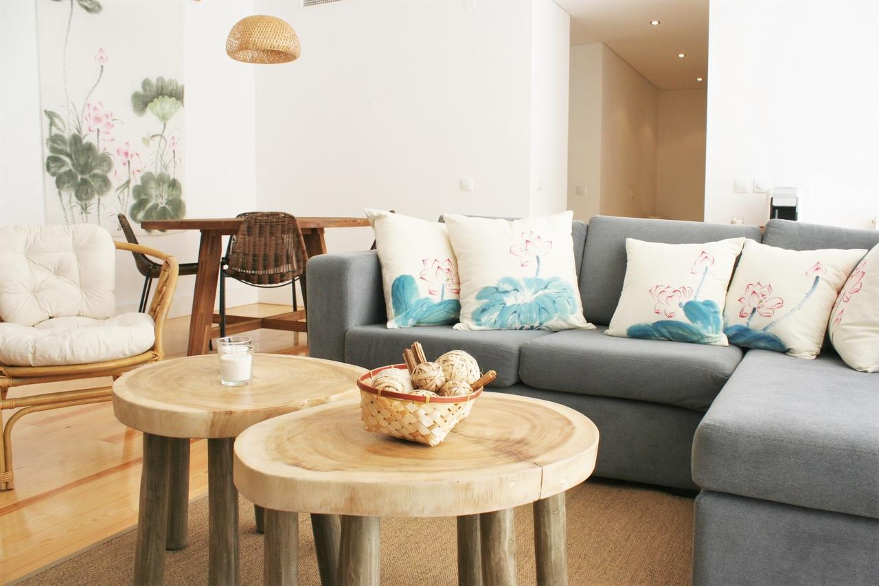 Charming 5 Min Walk Apartment *