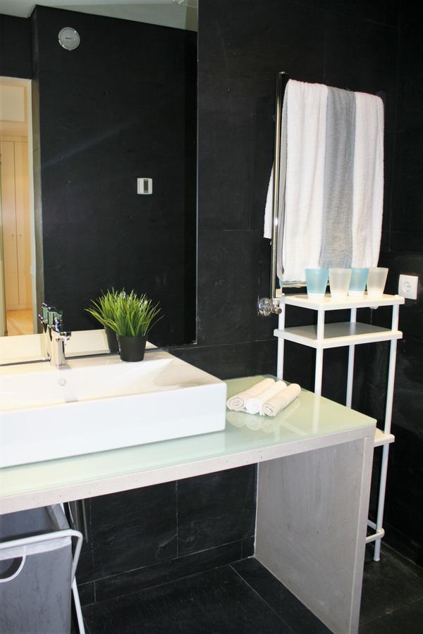 Charming 5 Min Walk Apartment