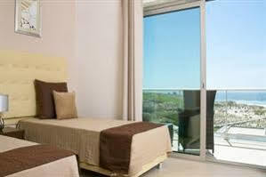 Hotel Del Rey Residences