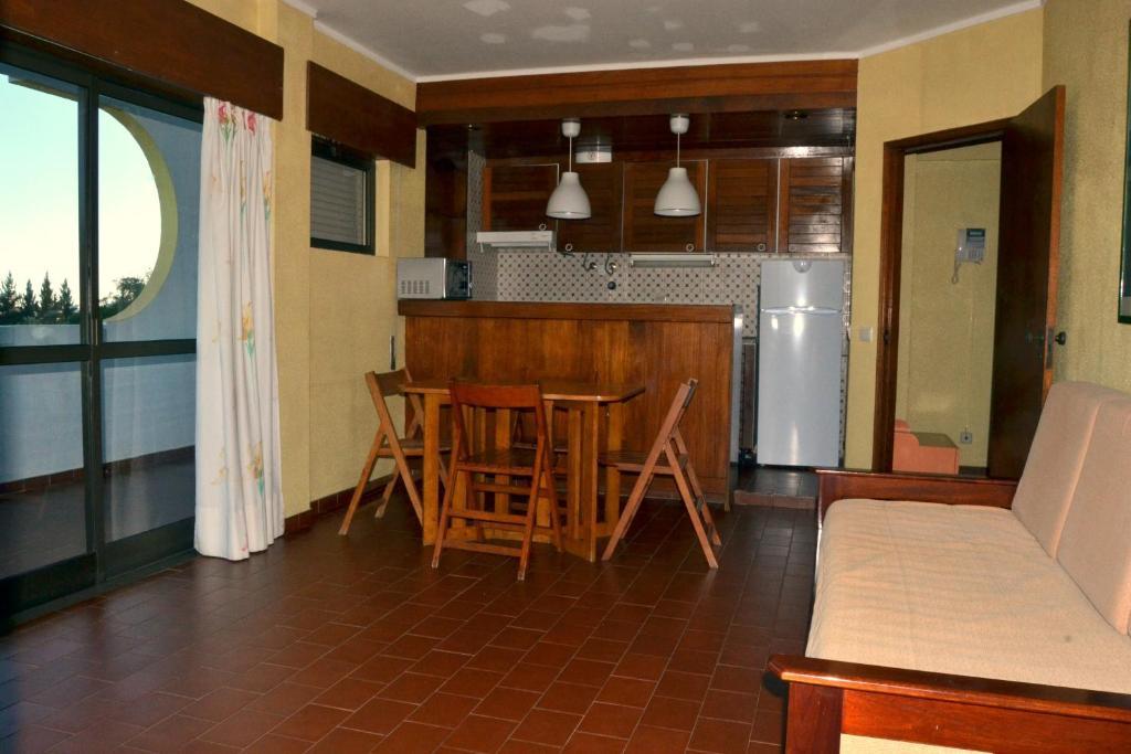 Aparthotel Parque Amendoeiras 2*