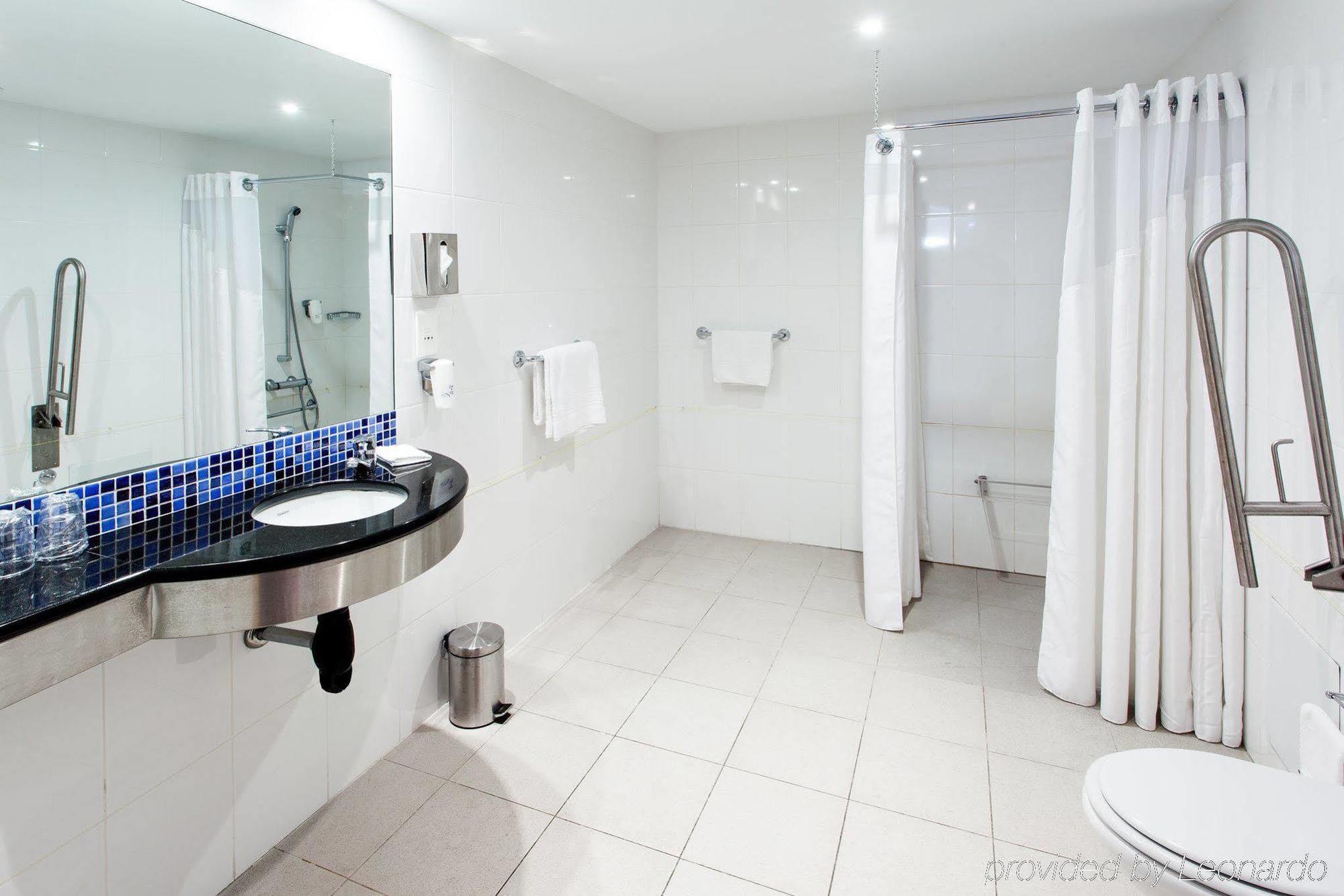 Hotel Express Lisbon-oeiras, An Ihg Oeiras