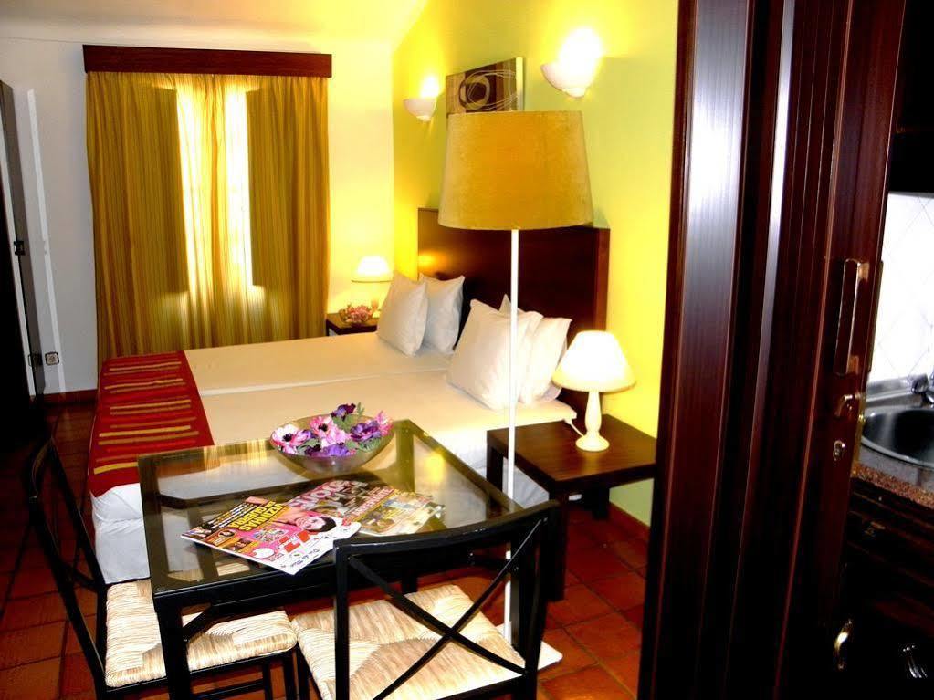 Castilho - Adults Only 3*